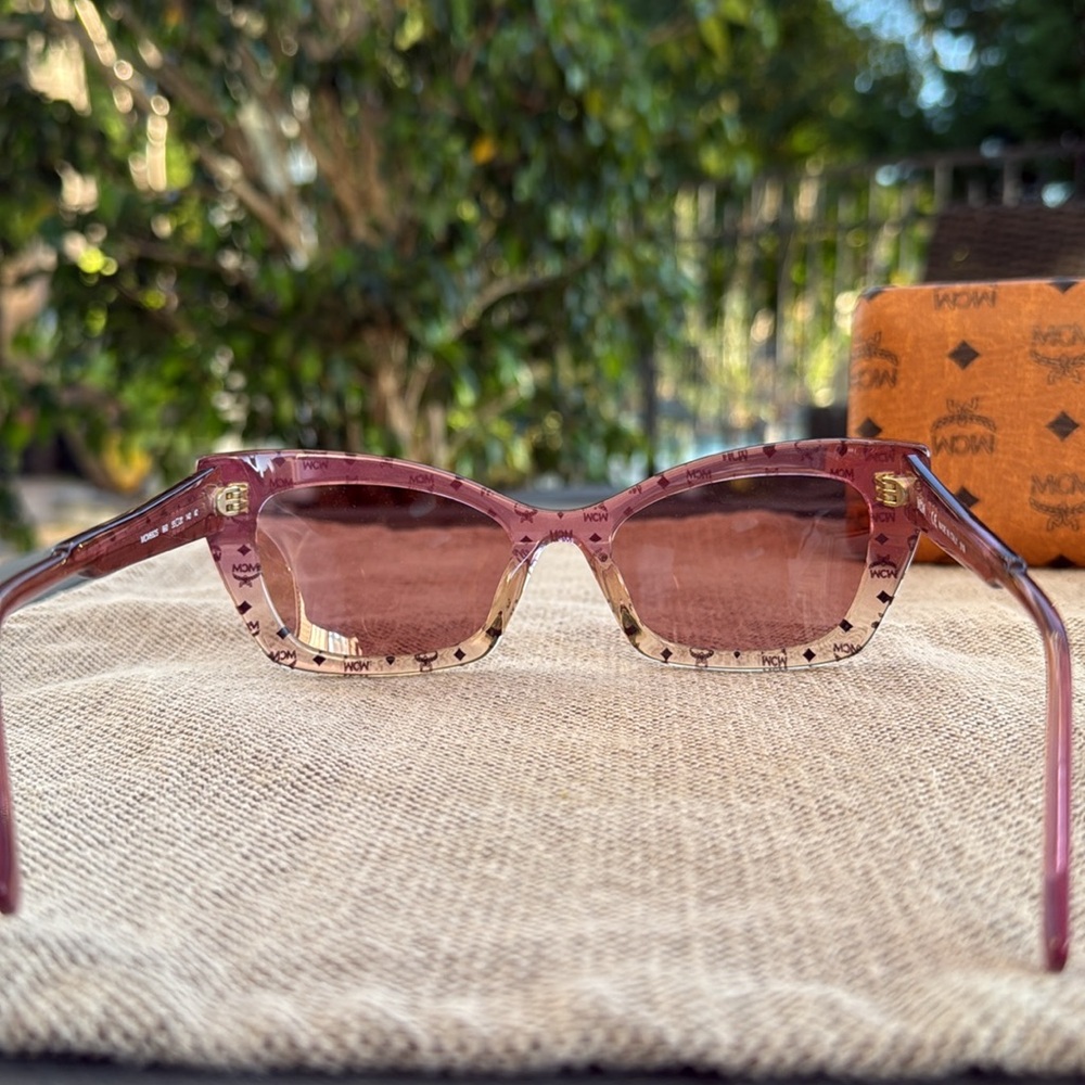 MCM 682S Cat Eye Sunglasses – Rose/Honey Pink – Designer Luxury Eyewear - Picture 12 of 16